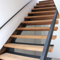 Construire un Escalier de Secours Conforme aux Normes Suresnes